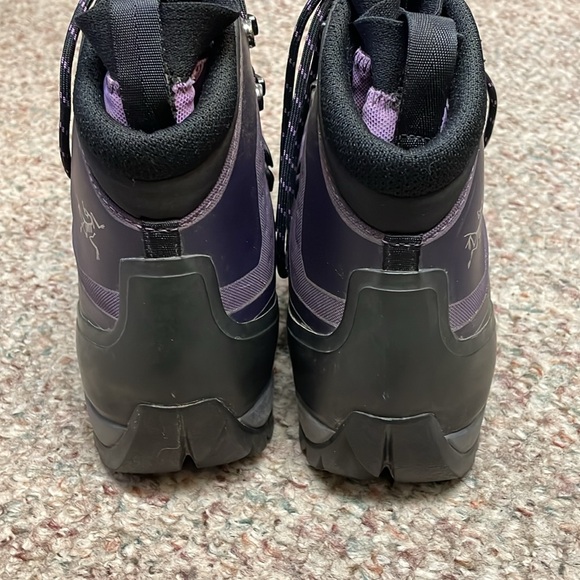Arc’teryx women’s goretek boots - Picture 8 of 11